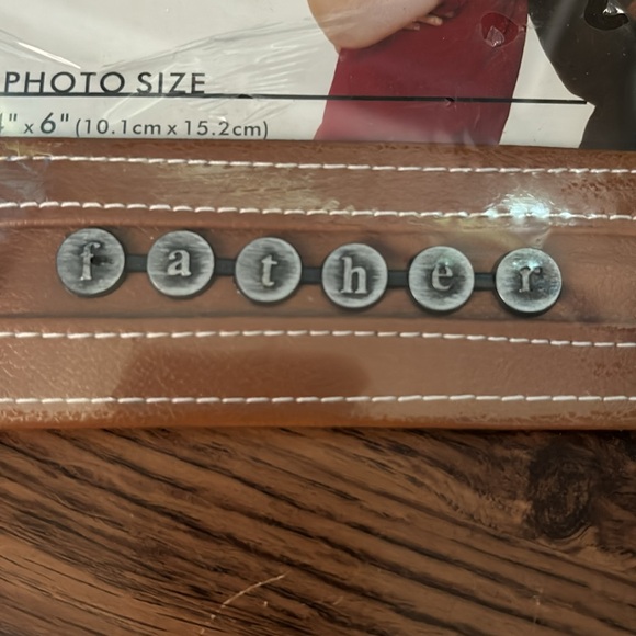 NWT Special Moments Memories Collection Photo Frame 4”x6” FATHER Leather Look - Picture 3 of 9